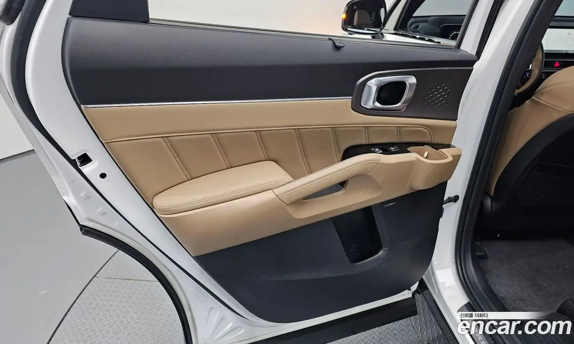 Kia Sorento 2023 1.6 автомат (гидро), фото 15