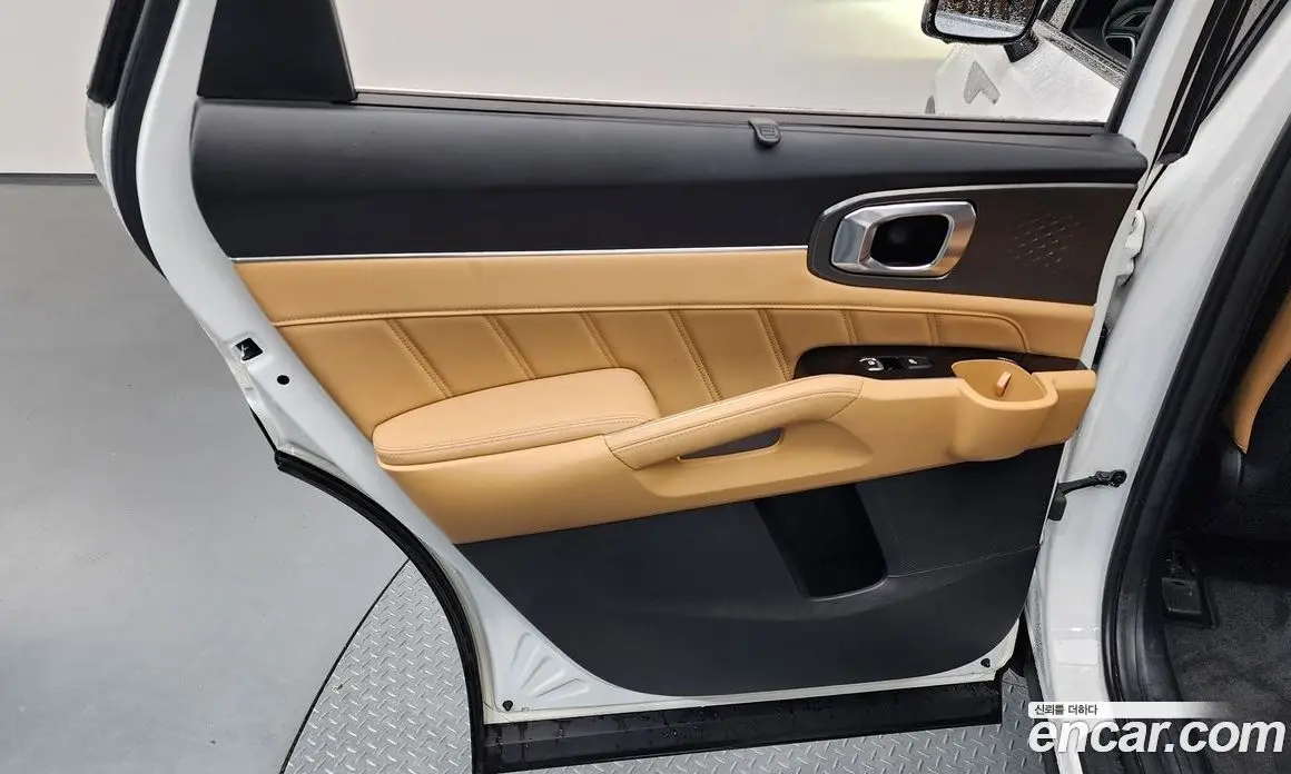 Kia Sorento 2023 1.6 автомат (гидро), фото 15
