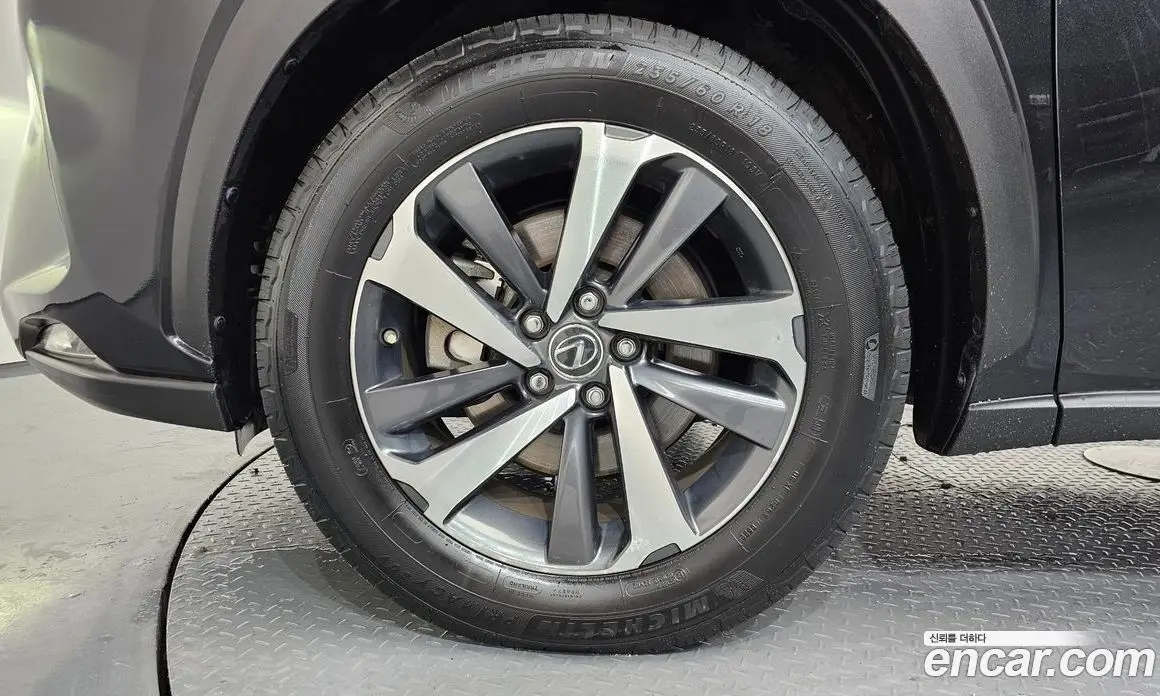 Lexus NX 2017 2.5 автомат (гидро), фото 5