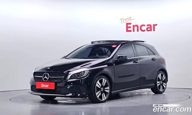 Mercedes-Benz A-Class 2018 1.6 автомат (гидро), миниатюра 1