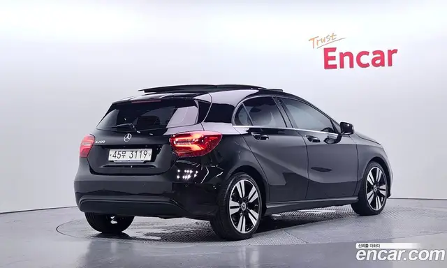 Mercedes-Benz A-Class 2018 1.6 автомат (гидро), миниатюра 2
