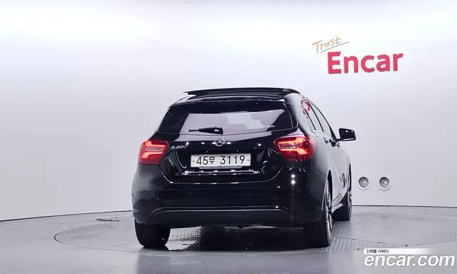 Mercedes-Benz A-Class 2018 1.6 автомат (гидро), миниатюра 4