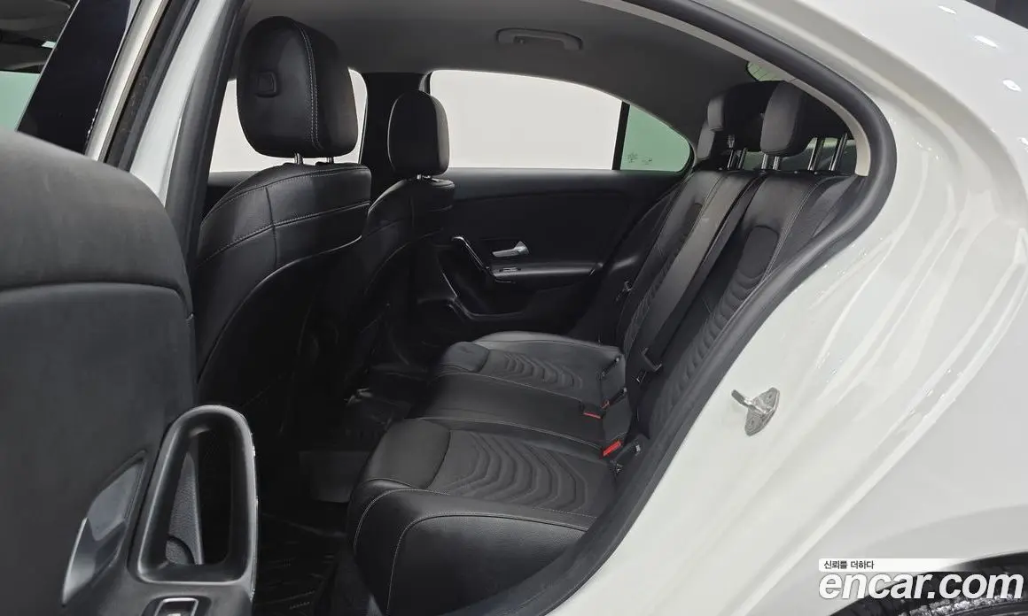 Mercedes-Benz A-Class 2020 2.0 автомат (гидро), фото 12