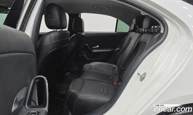 Mercedes-Benz A-Class 2020 2.0 автомат (гидро), миниатюра 12