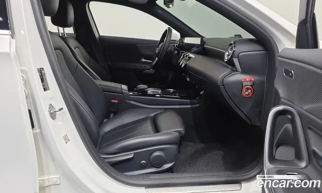 Mercedes-Benz A-Class 2021 2.0 автомат (гидро), миниатюра 11 Mercedes-Benz A-Class 2021 2.0 автомат (гидро), миниатюра 11
