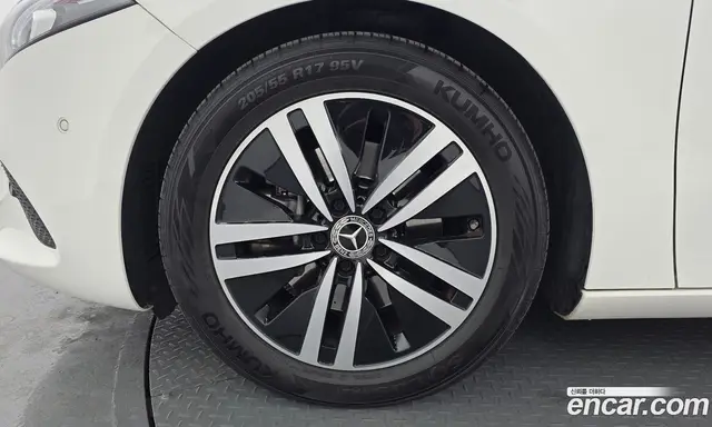Mercedes-Benz A-Class 2021 2.0 автомат (гидро), миниатюра 5 Mercedes-Benz A-Class 2021 2.0 автомат (гидро), миниатюра 5