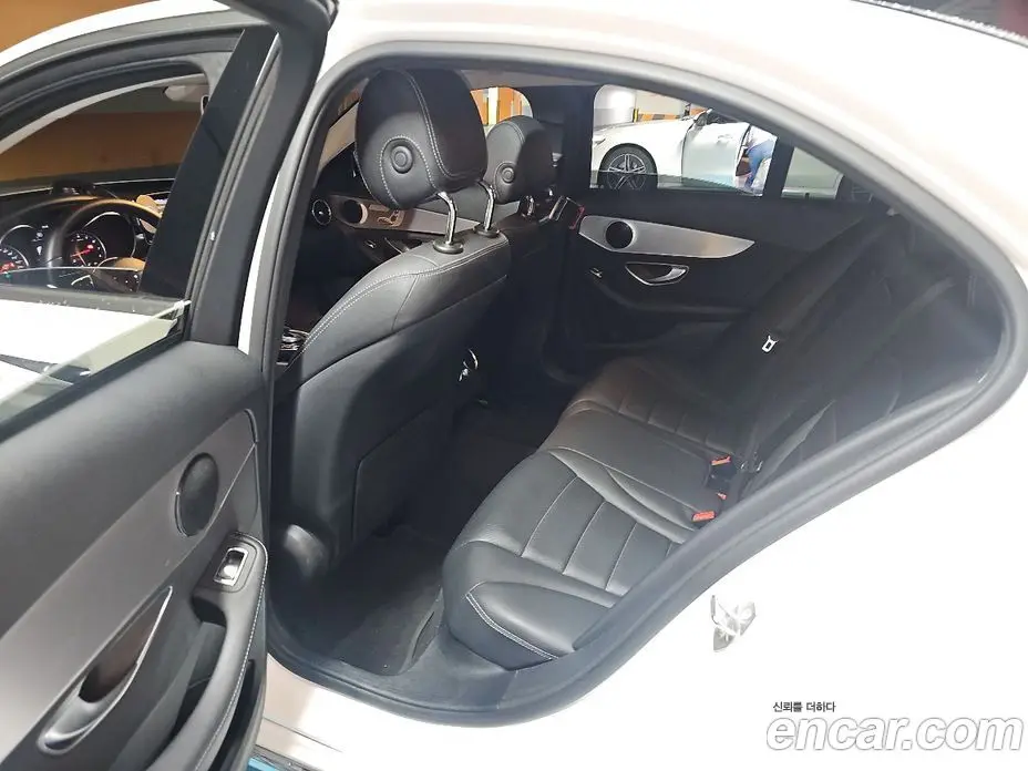 Mercedes-Benz C-Class 2020 2.0 автомат (гидро), фото 18