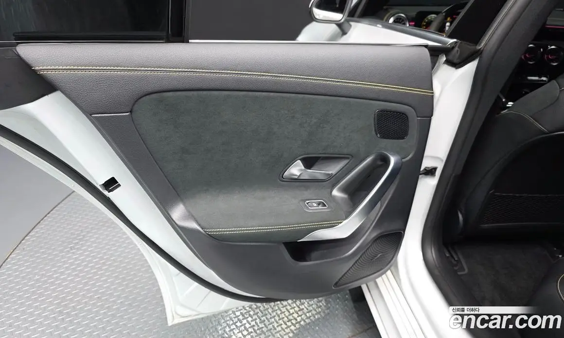 Mercedes-Benz CLA-Class 2023 2.0 автомат (гидро), фото 15
