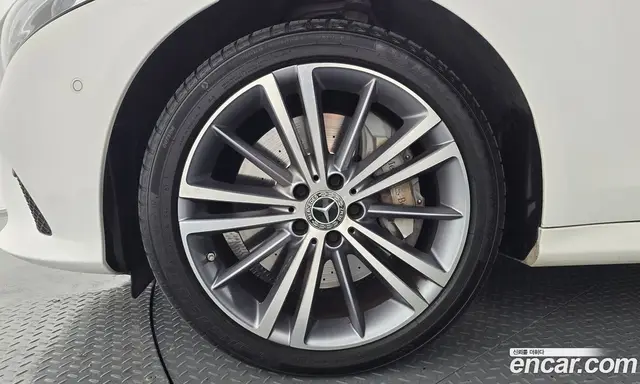 Mercedes-Benz CLS-Class 2019 2.9 автомат (гидро), миниатюра 4