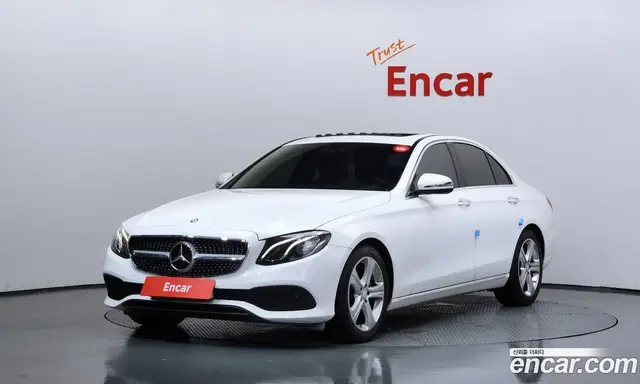 Mercedes-Benz E-Class 2017 2.0 автомат (гидро), миниатюра 1