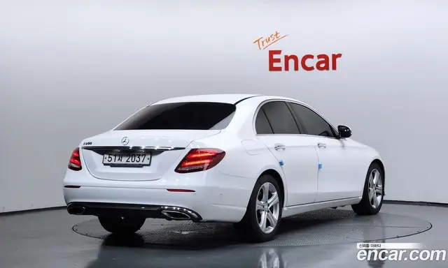 Mercedes-Benz E-Class 2017 2.0 автомат (гидро), миниатюра 2