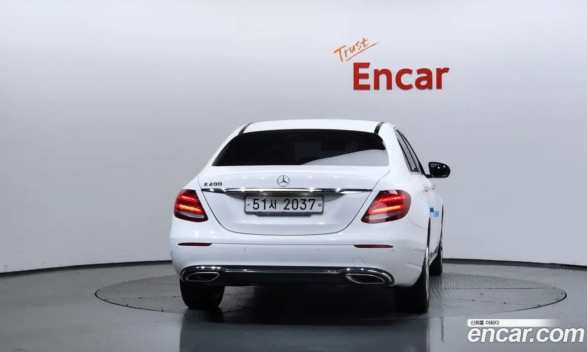 Mercedes-Benz E-Class 2017 2.0 автомат (гидро), фото 4