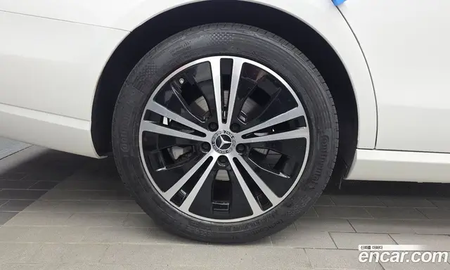 Mercedes-Benz E-Class 2020 2.0 автомат (гидро), миниатюра 5