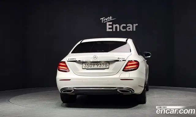 Mercedes-Benz E-Class 2020 2.0 автомат (гидро), миниатюра 4
