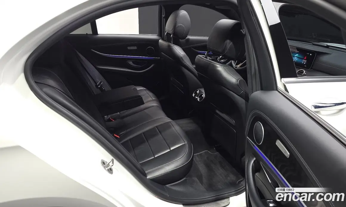 Mercedes-Benz E-Class 2022 2.0 автомат (гидро), фото 17