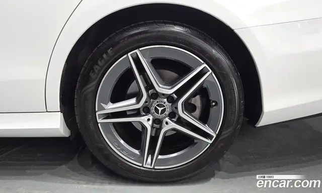 Mercedes-Benz E-Class 2022 2.0 автомат (гидро), миниатюра 7