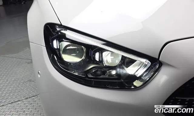 Mercedes-Benz E-Class 2022 2.0 автомат (гидро), миниатюра 8