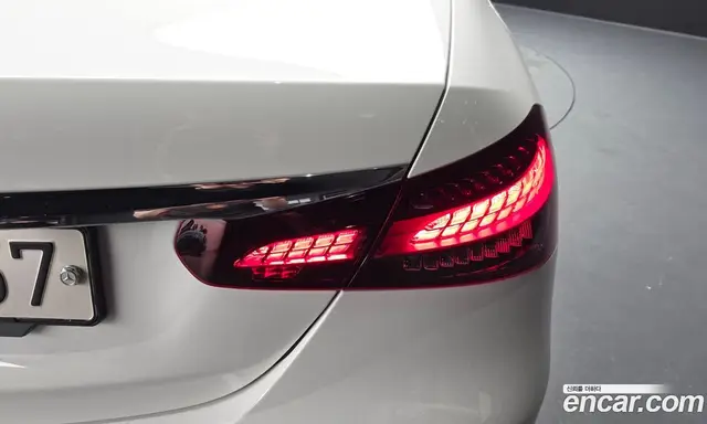 Mercedes-Benz E-Class 2022 2.0 автомат (гидро), миниатюра 9