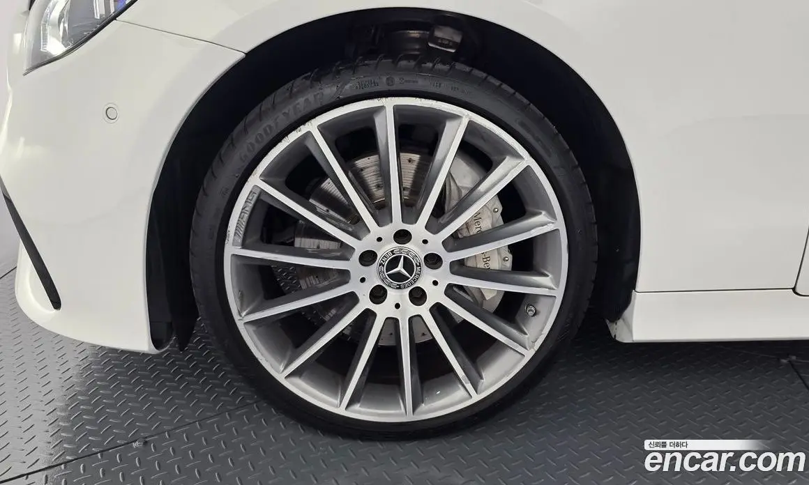 Mercedes-Benz E-Class 2023 3.0 автомат (гидро), фото 4