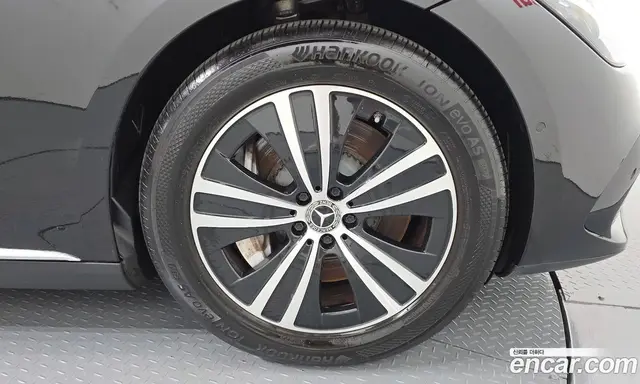 Mercedes-Benz EQE 2023 0.3 автомат (гидро), миниатюра 5