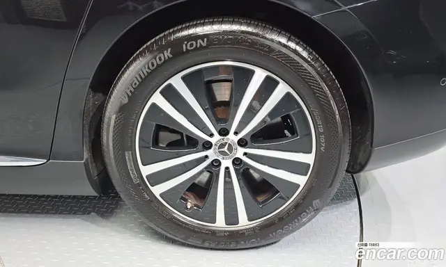Mercedes-Benz EQE 2023 0.3 автомат (гидро), миниатюра 7