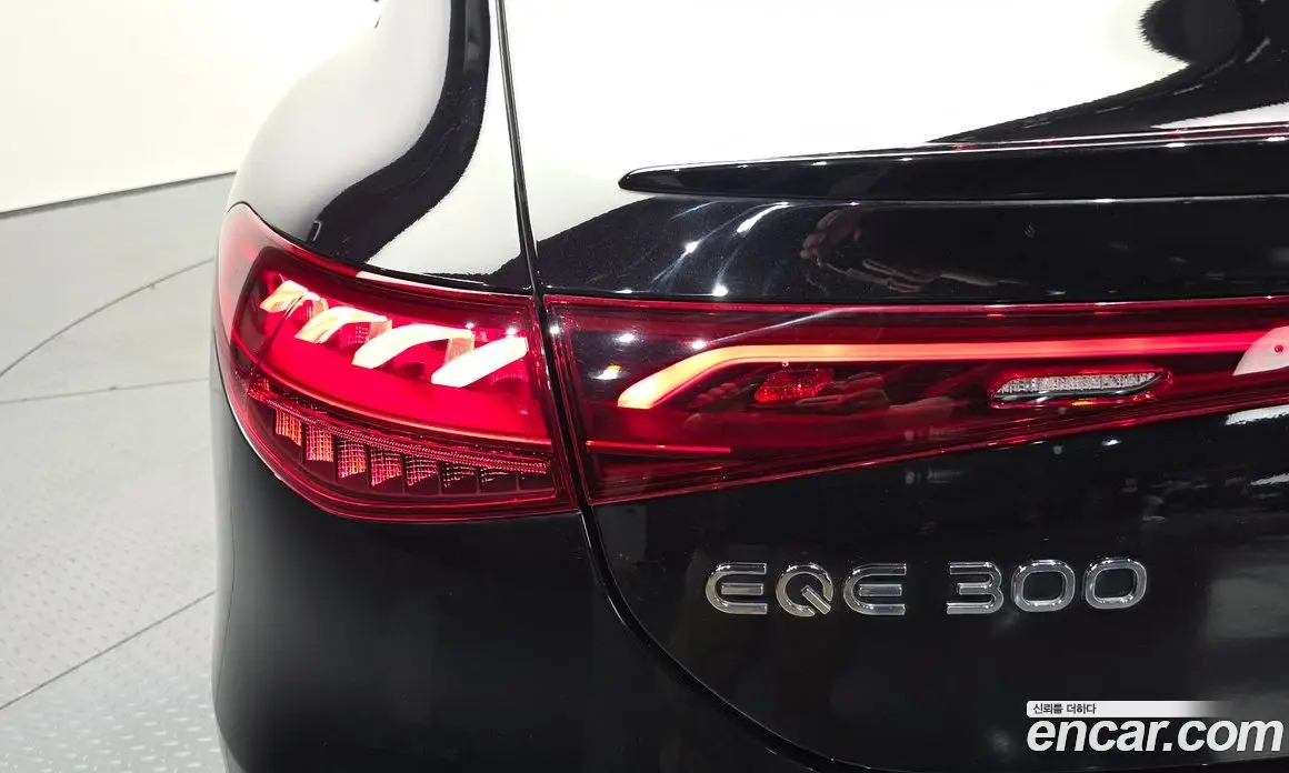 Mercedes-Benz EQE 2023 0.3 автомат (гидро), фото 9