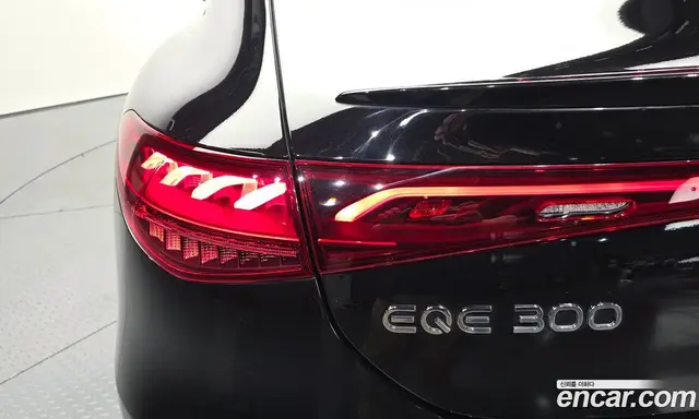 Mercedes-Benz EQE 2023 0.3 автомат (гидро), миниатюра 9