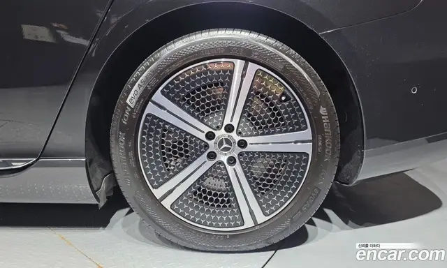 Mercedes-Benz EQS 2022 0.3 автомат (гидро), миниатюра 7