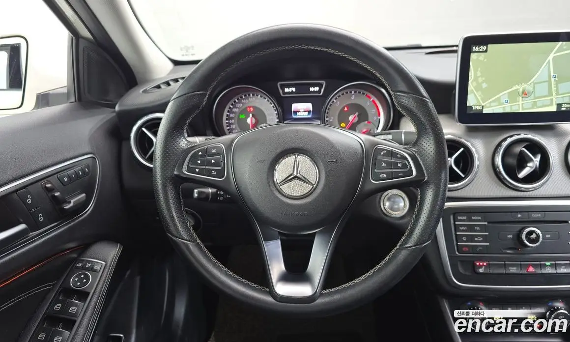 Mercedes-Benz GLA-Class 2016 2.1 автомат (гидро), фото 13