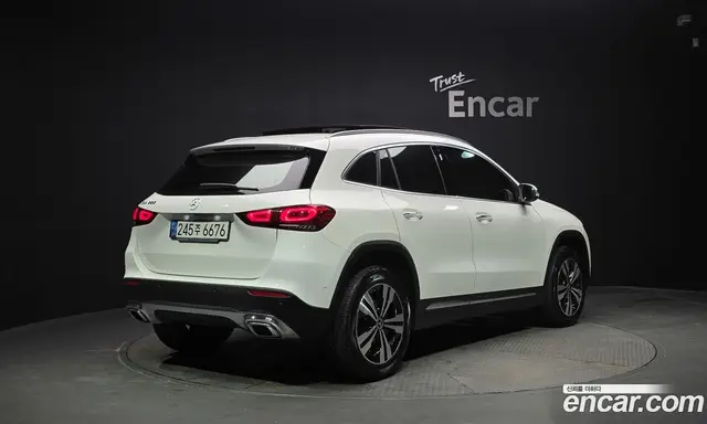 Mercedes-Benz GLA-Class 2021 2.0 автомат (гидро), миниатюра 1