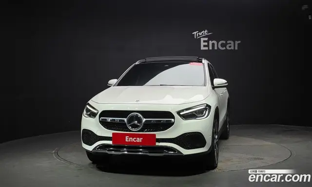 Mercedes-Benz GLA-Class 2021 2.0 автомат (гидро), миниатюра 2