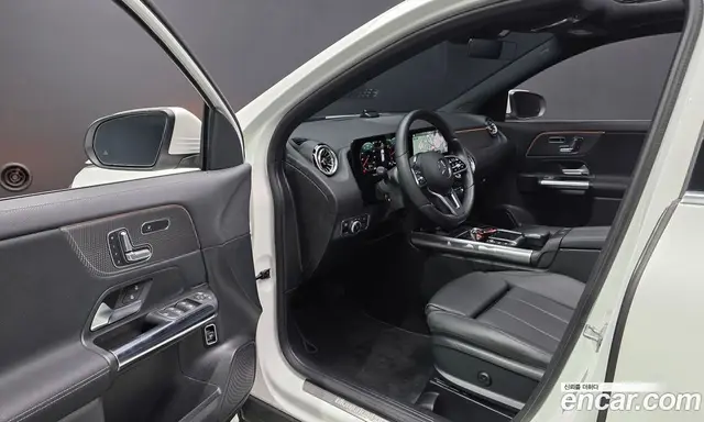 Mercedes-Benz GLA-Class 2021 2.0 автомат (гидро), миниатюра 12