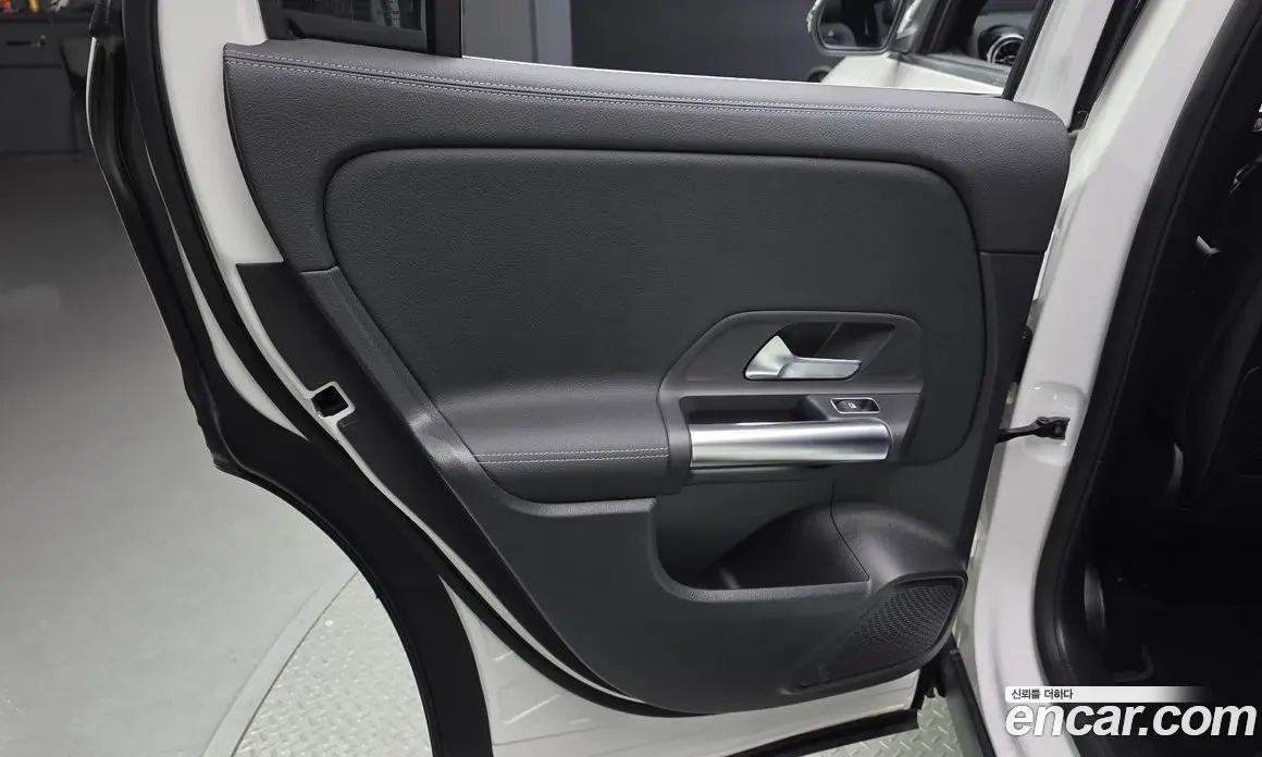 Mercedes-Benz GLA-Class 2021 2.0 автомат (гидро), фото 14