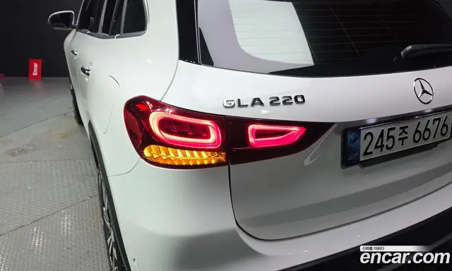 Mercedes-Benz GLA-Class 2021 2.0 автомат (гидро), миниатюра 8
