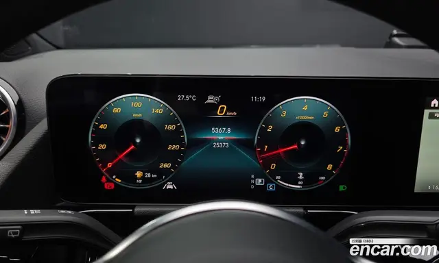 Mercedes-Benz GLA-Class 2021 2.0 автомат (гидро), миниатюра 10