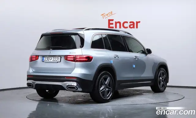 Mercedes-Benz GLB-Class 2025 2.0 автомат (гидро), миниатюра 2