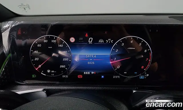 Mercedes-Benz GLB-Class 2025 2.0 автомат (гидро), миниатюра 11