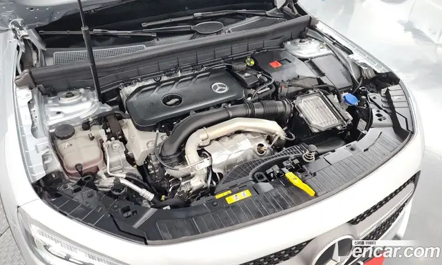 Mercedes-Benz GLB-Class 2025 2.0 автомат (гидро), миниатюра 6