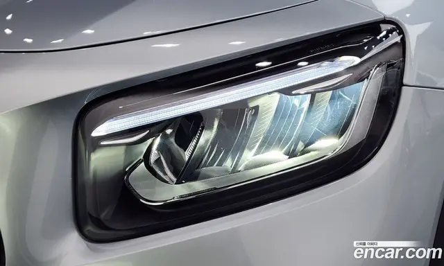 Mercedes-Benz GLB-Class 2025 2.0 автомат (гидро), миниатюра 8