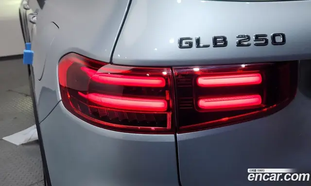 Mercedes-Benz GLB-Class 2025 2.0 автомат (гидро), миниатюра 9