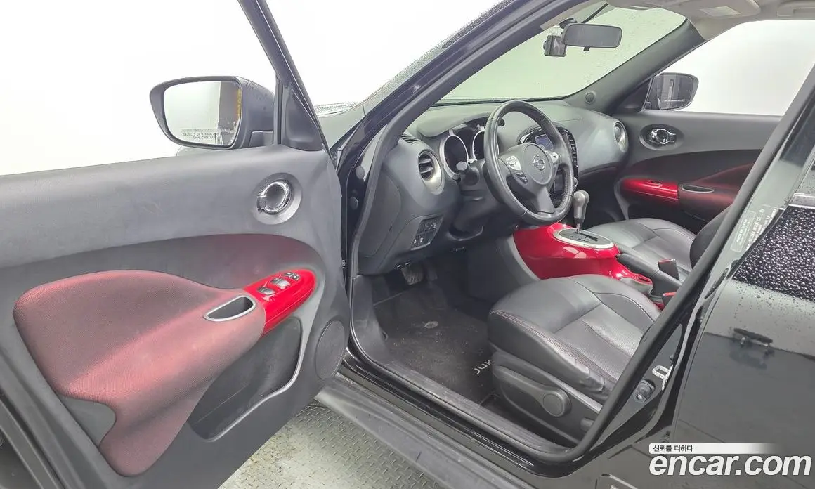 Nissan Juke 2015 1.6 автомат (гидро), фото 12