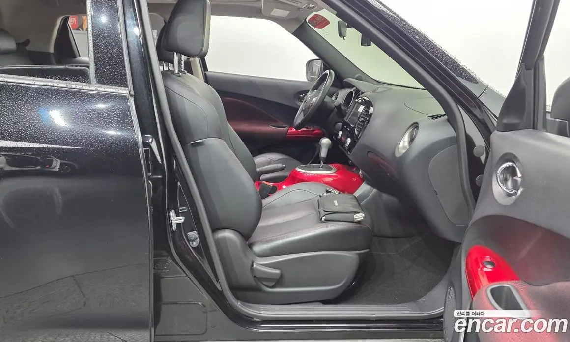 Nissan Juke 2015 1.6 автомат (гидро), фото 15