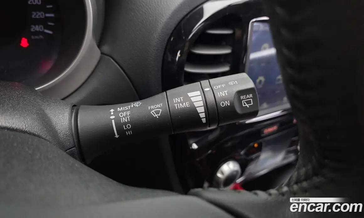 Nissan Juke 2015 1.6 автомат (гидро), фото 26