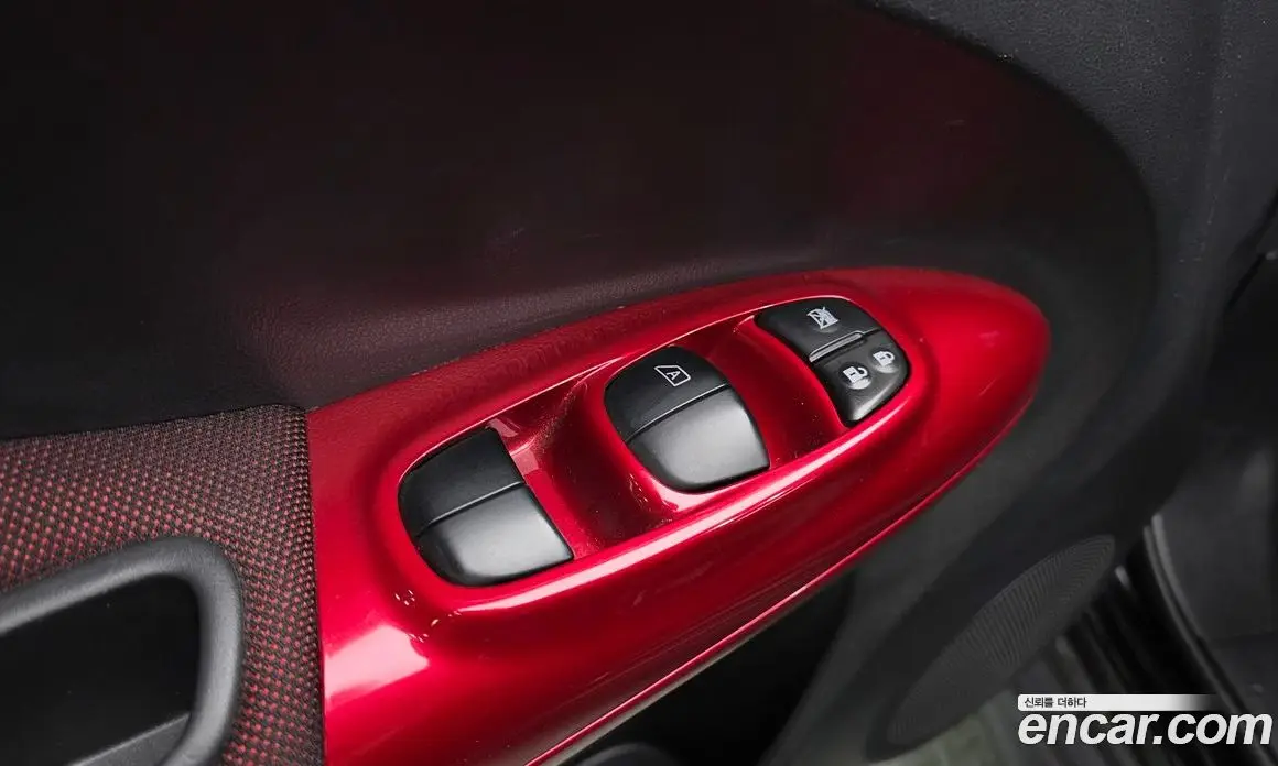 Nissan Juke 2015 1.6 автомат (гидро), фото 27