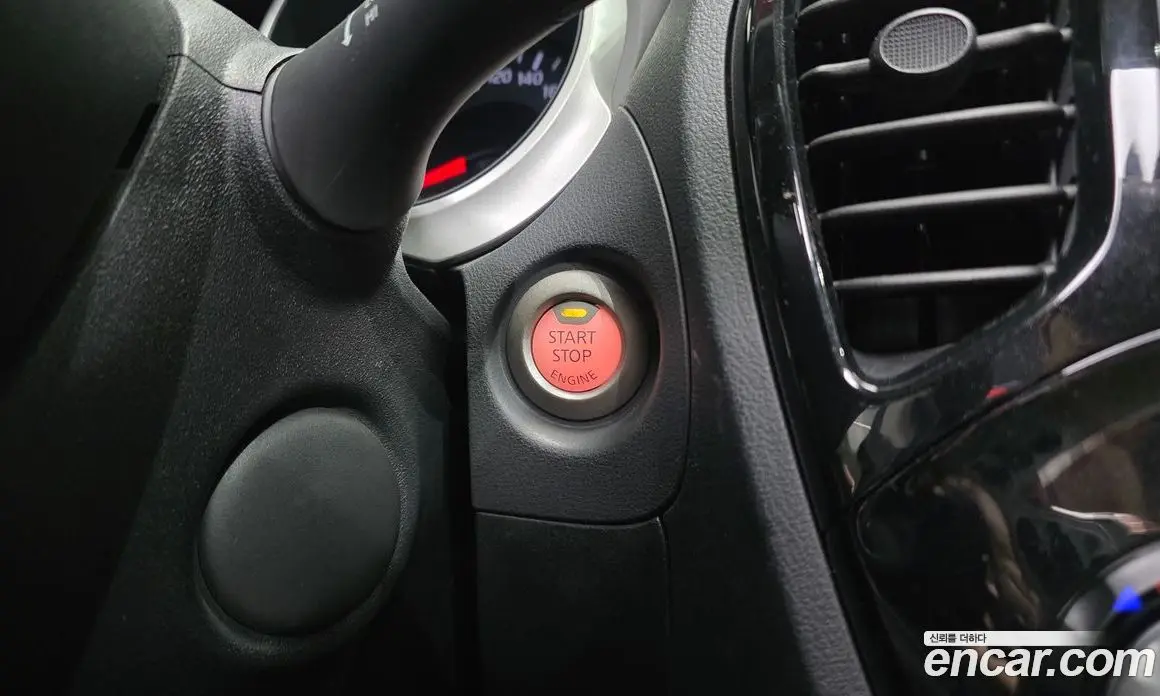 Nissan Juke 2015 1.6 автомат (гидро), фото 31