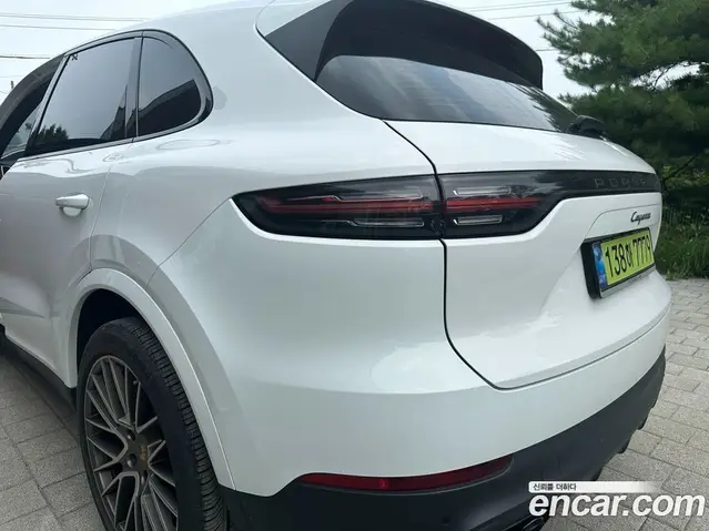 Porsche Cayenne 2023 3.0 автомат (гидро), миниатюра 2