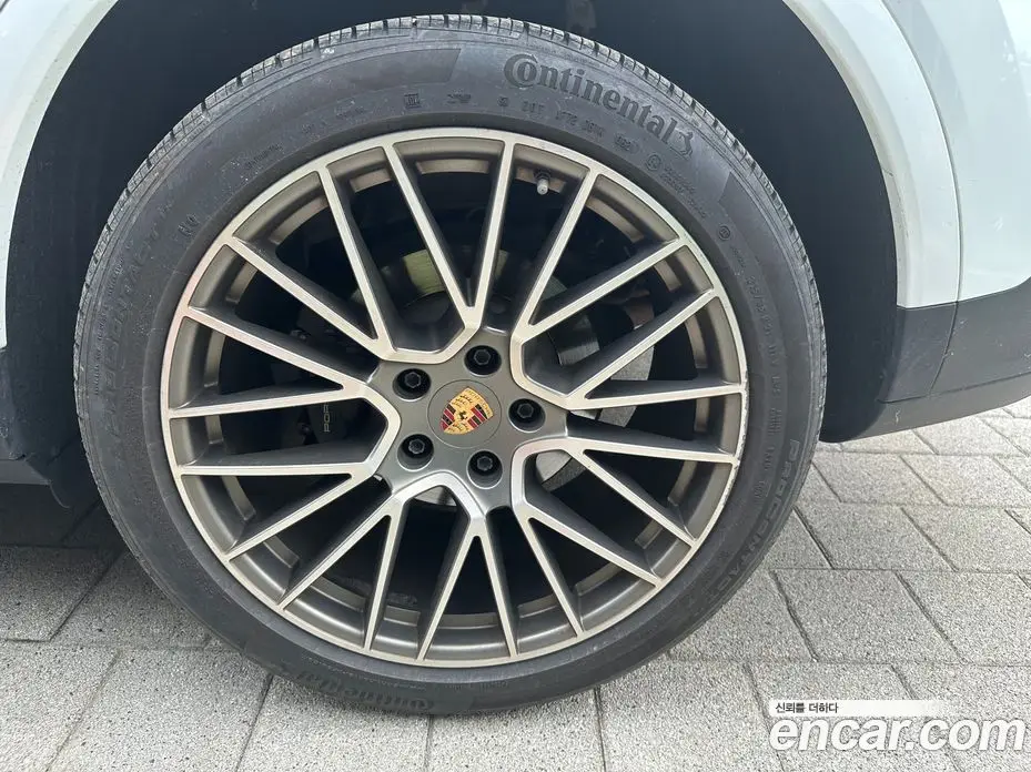 Porsche Cayenne 2023 3.0 автомат (гидро), фото 17