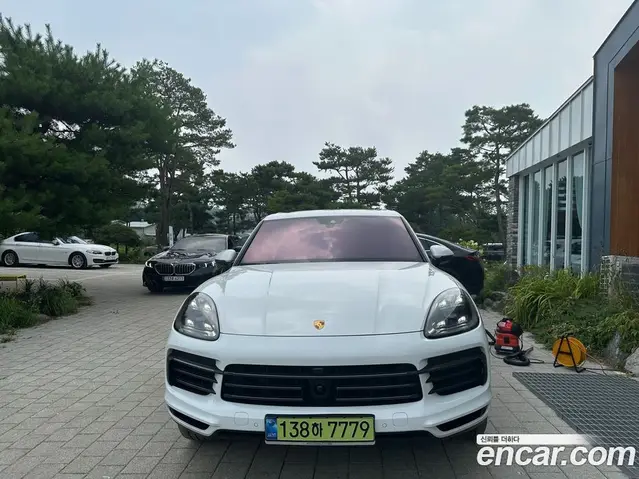 Porsche Cayenne 2023 3.0 автомат (гидро), миниатюра 3