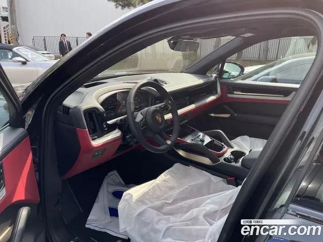 Porsche Cayenne 2025 3.0 автомат (гидро), миниатюра 2