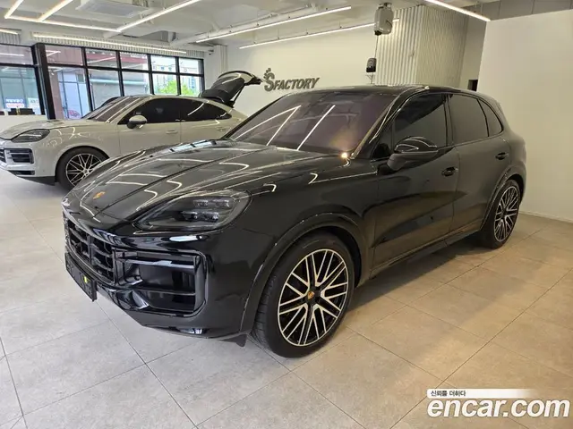 Porsche Cayenne 2025 3.0 автомат (гидро), миниатюра 3